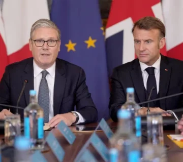 starmer-macron-r1752176483-0-640x480