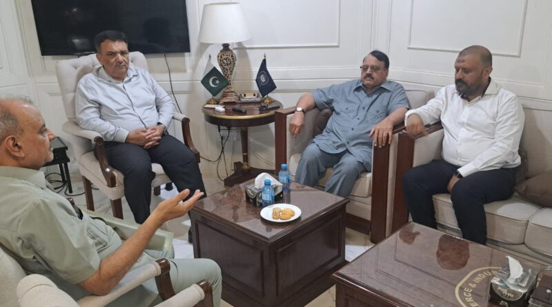Incharge Wafaqi Mohtasib Mushtaq Ahmed Awan during a meeting with Sialkot Chamber President Syed Ehtesham Mazhar.