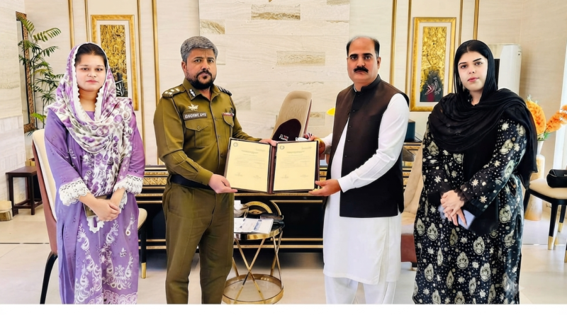 RPO Gujranwala Khurram Shahzad Haider Warraich and Times Law College Director Muhammad Babar signing the MoU
